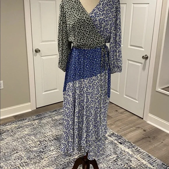Floral Wrap Flare Dress - Picture 3 of 16